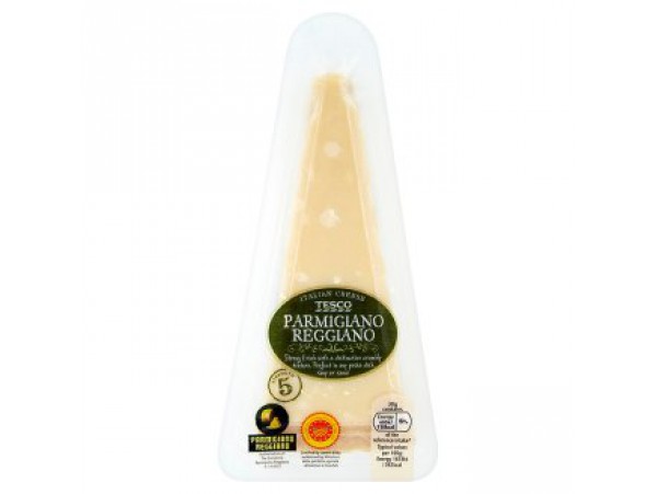 Tesco Пармиджано реджано природный жирный сыр из непастеризованного молока 125 г